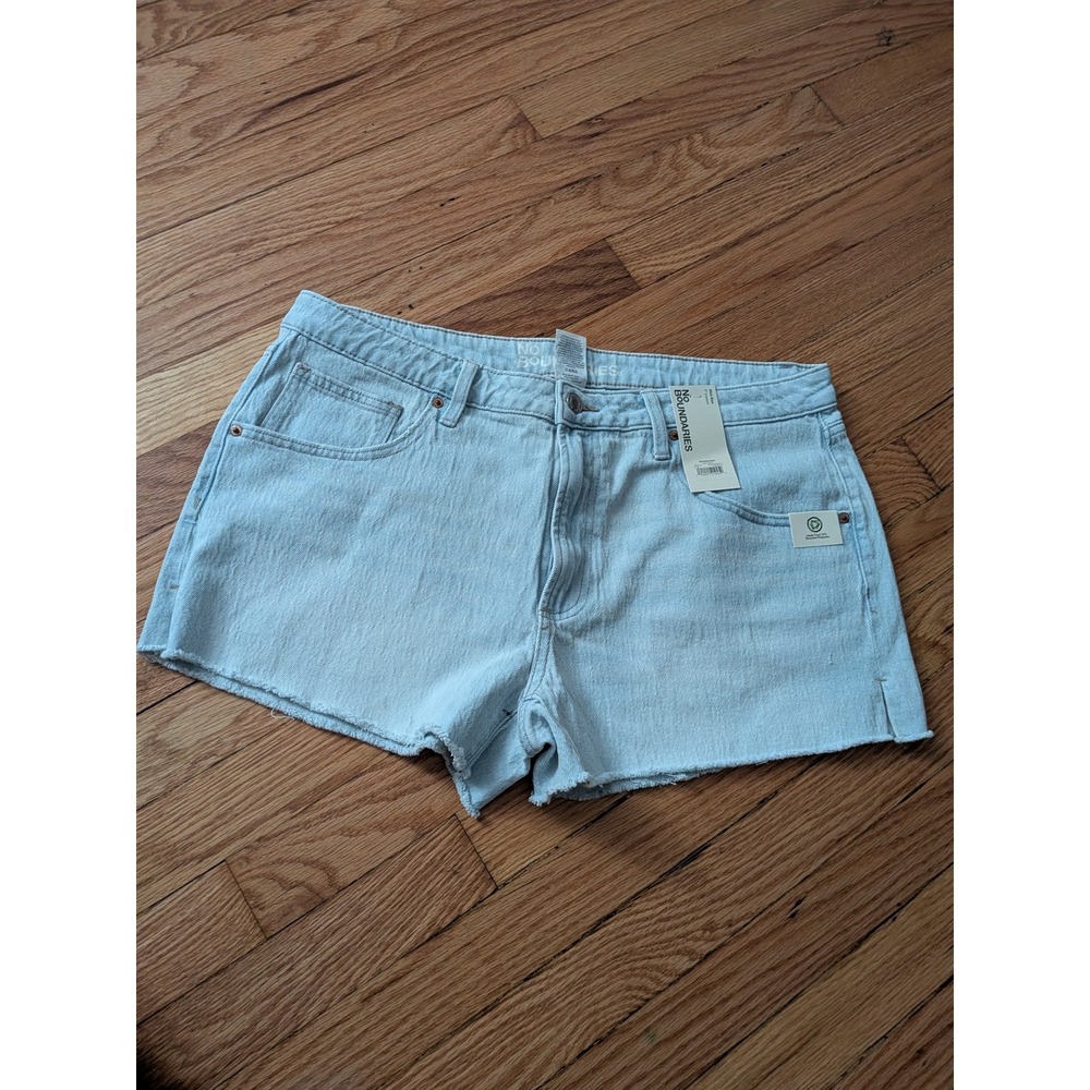 No Boundaries Womens Mid-Rise Denim Shorts Light Wash Raw Hem Size 16 NWT